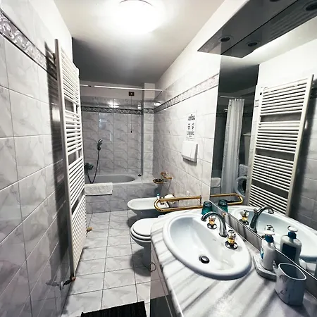 Terrace View מולטראזיו